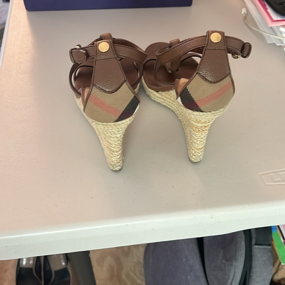 Burberry Brown Wedge Sandal. Size 38.5. Run small. Size 7.8/8 - Picture 6 of 7